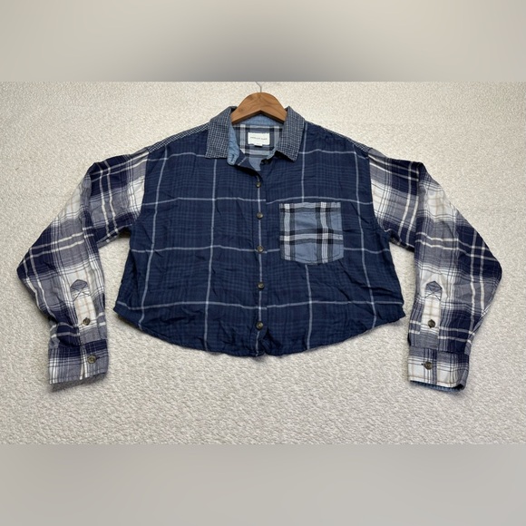 American Eagle Outfitters Tops - American Eagle Women’s Long Sleeve Flannel Shirt Size Small Blue